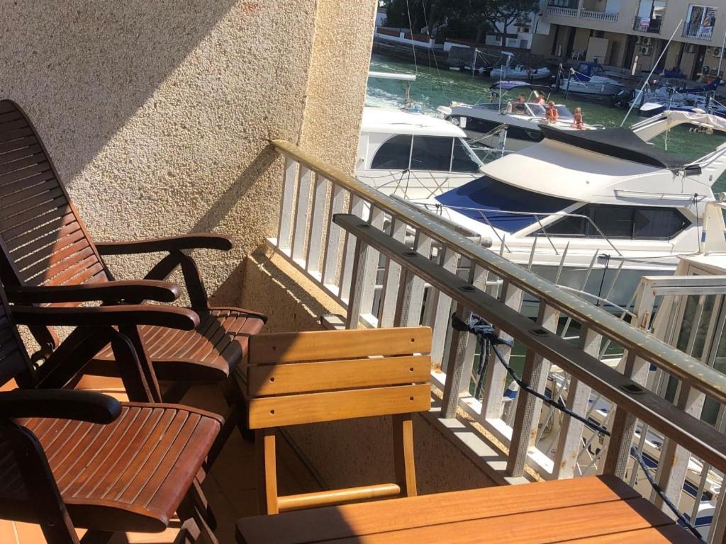 Port Ambar - Apartamento En La Marina De Empuriabrava - Balcon Con Vistas Al Canal - Playa - Wifi Bagian luar foto